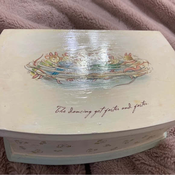 Vintage Brambly Hedge Jewelry Music Box 9”x3.5” Clean Never Used - Picture 9 of 12